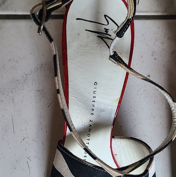 Giuseppe Zanotti black, off white and red zebra print leather heels..size 38.5 - Picture 4 of 6